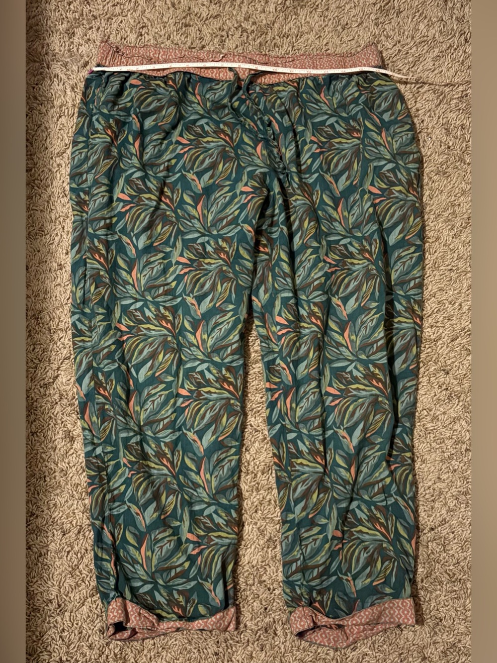 Sundance Teal Leaf-Print Capris with Accent Trim